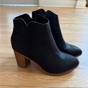 Mia Boots